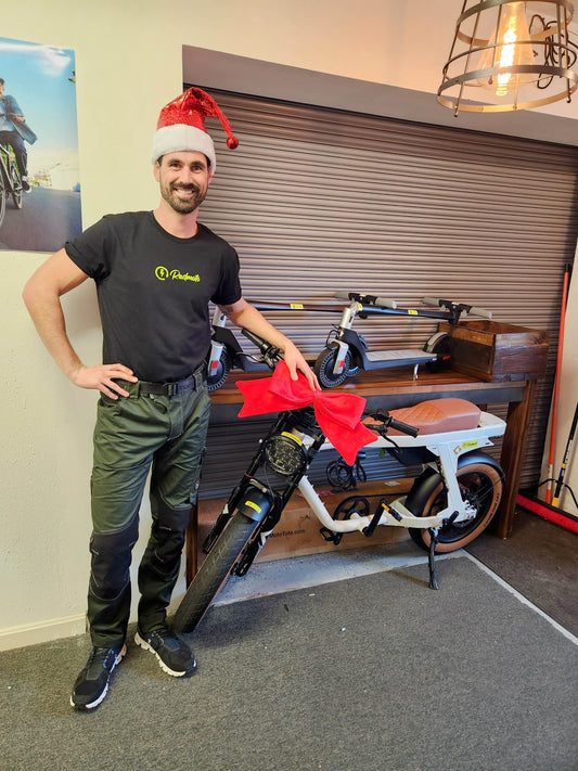 🎅🚴♂️Radmoto’s Christmas Special: Electrify Your Holidays with Unbeatable Deals!🎄🚴♂️🎅