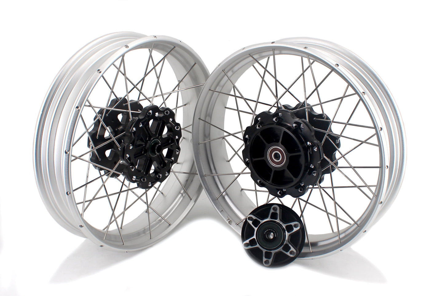 VMX 17 Inch Spoked Aluminum Tubeless Wheels Rims For Husqvarna Svartpilen 401 2020-2021