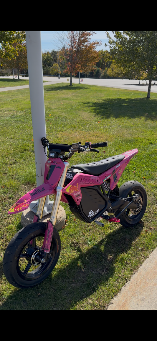 Owen Howlett's pink 2025 ETM RTR Lite — RMM-OH-1234