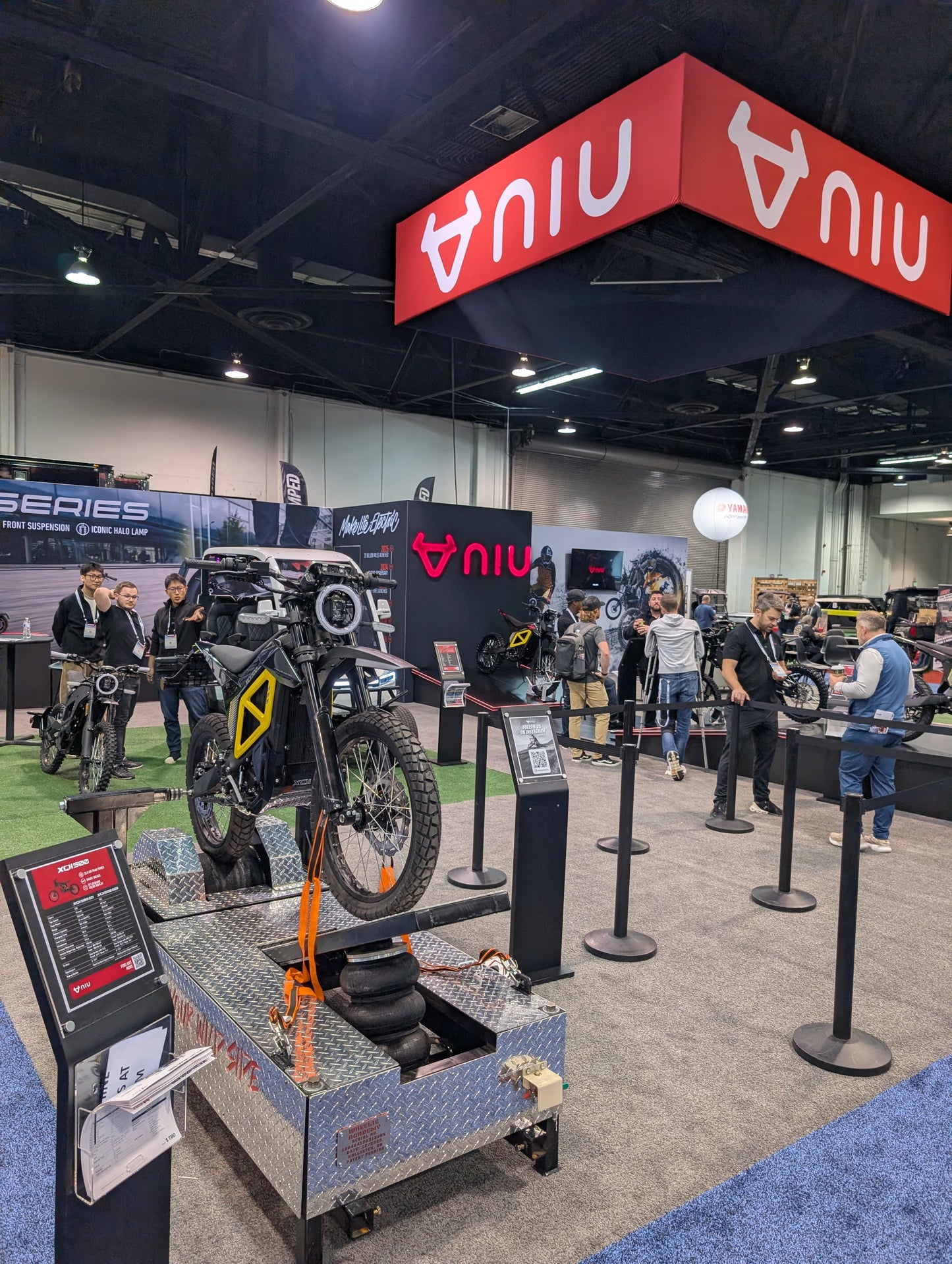Dealer Demo, Black/Red, NIU NQi GTS — Premium Electric Moped for Urban & Suburban Riding