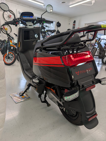 Dealer Demo, Black/Red, NIU NQi GTS — Premium Electric Moped for Urban & Suburban Riding