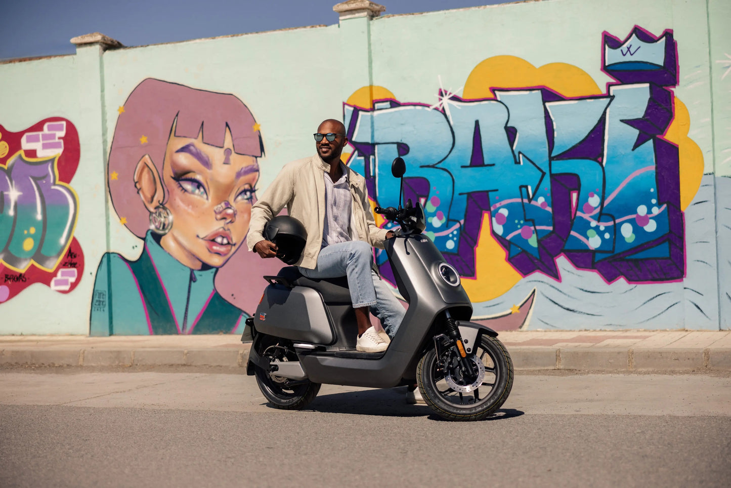 Dealer Demo, Black/Red, NIU NQi GTS — Premium Electric Moped for Urban & Suburban Riding