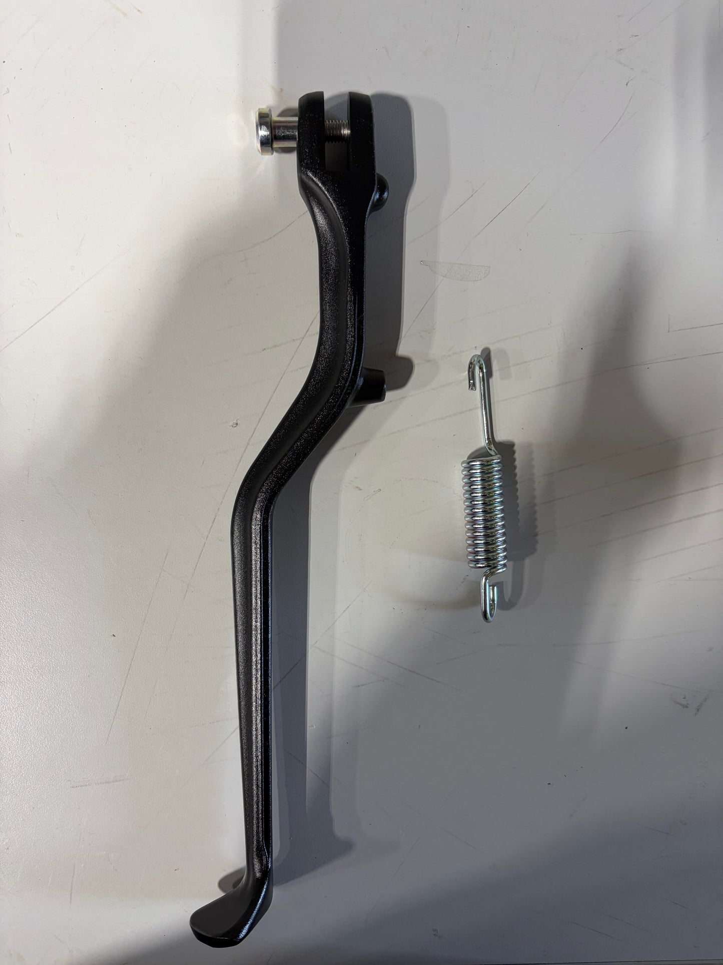 Light B Kickstand Kit (Kickstand x Screw x Spring)